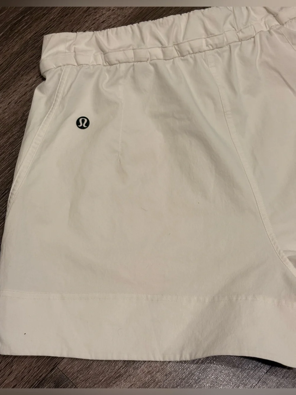 Lululemon Women’s Cinchable Waist High-Rise Woven Short 3.5 White Size Small